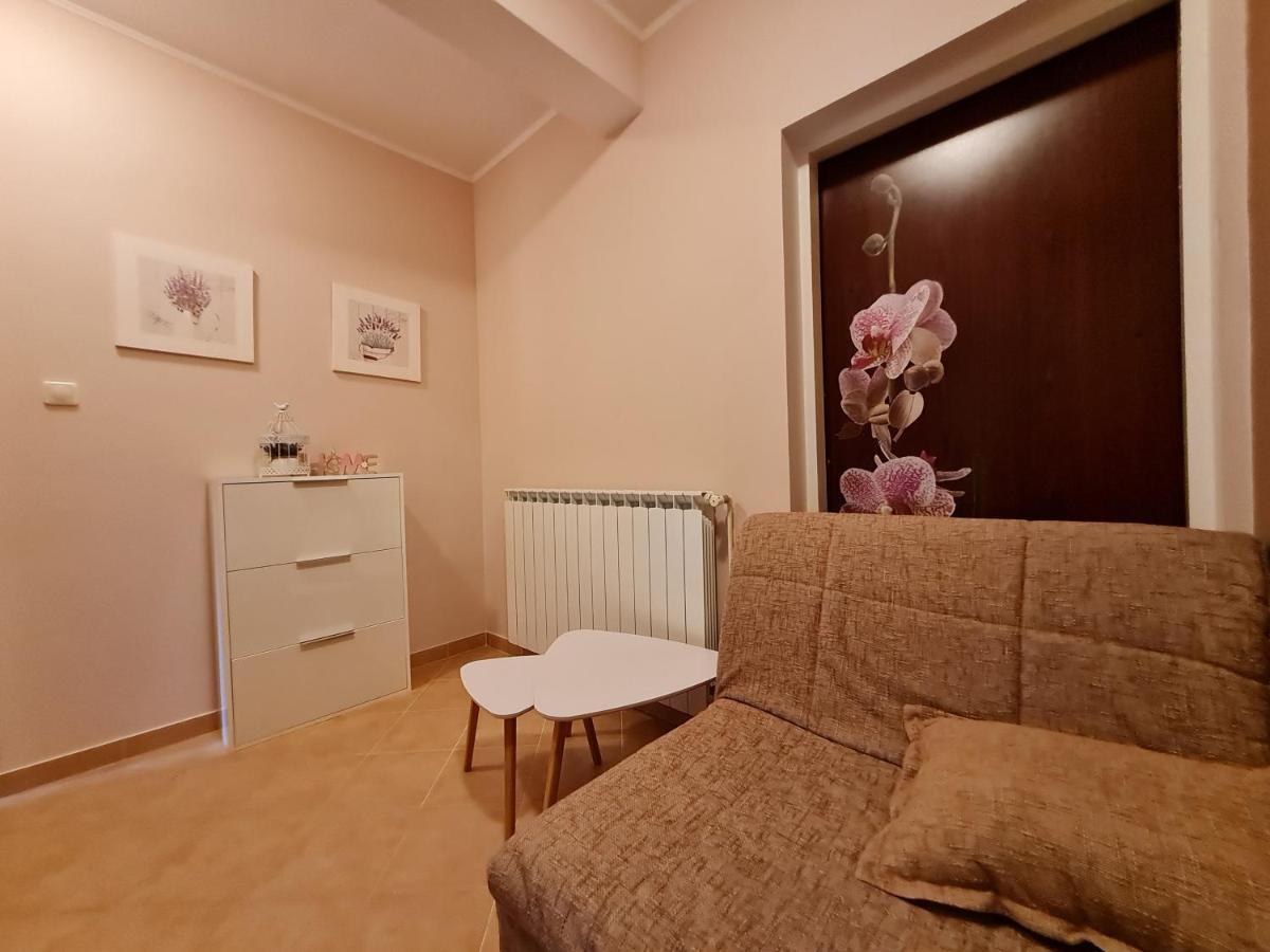 Apartments Nada Mundanije Zewnętrze zdjęcie