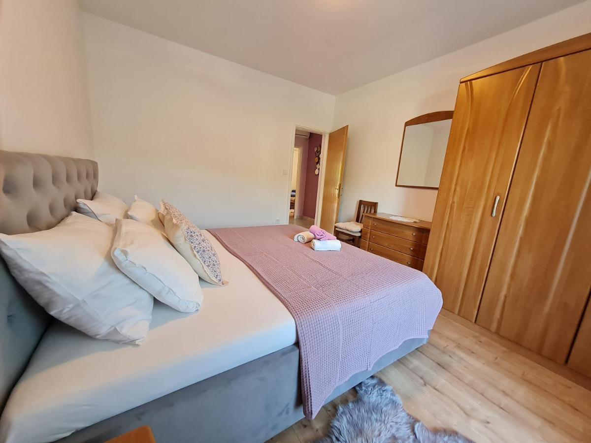 Apartments Nada Mundanije Zewnętrze zdjęcie