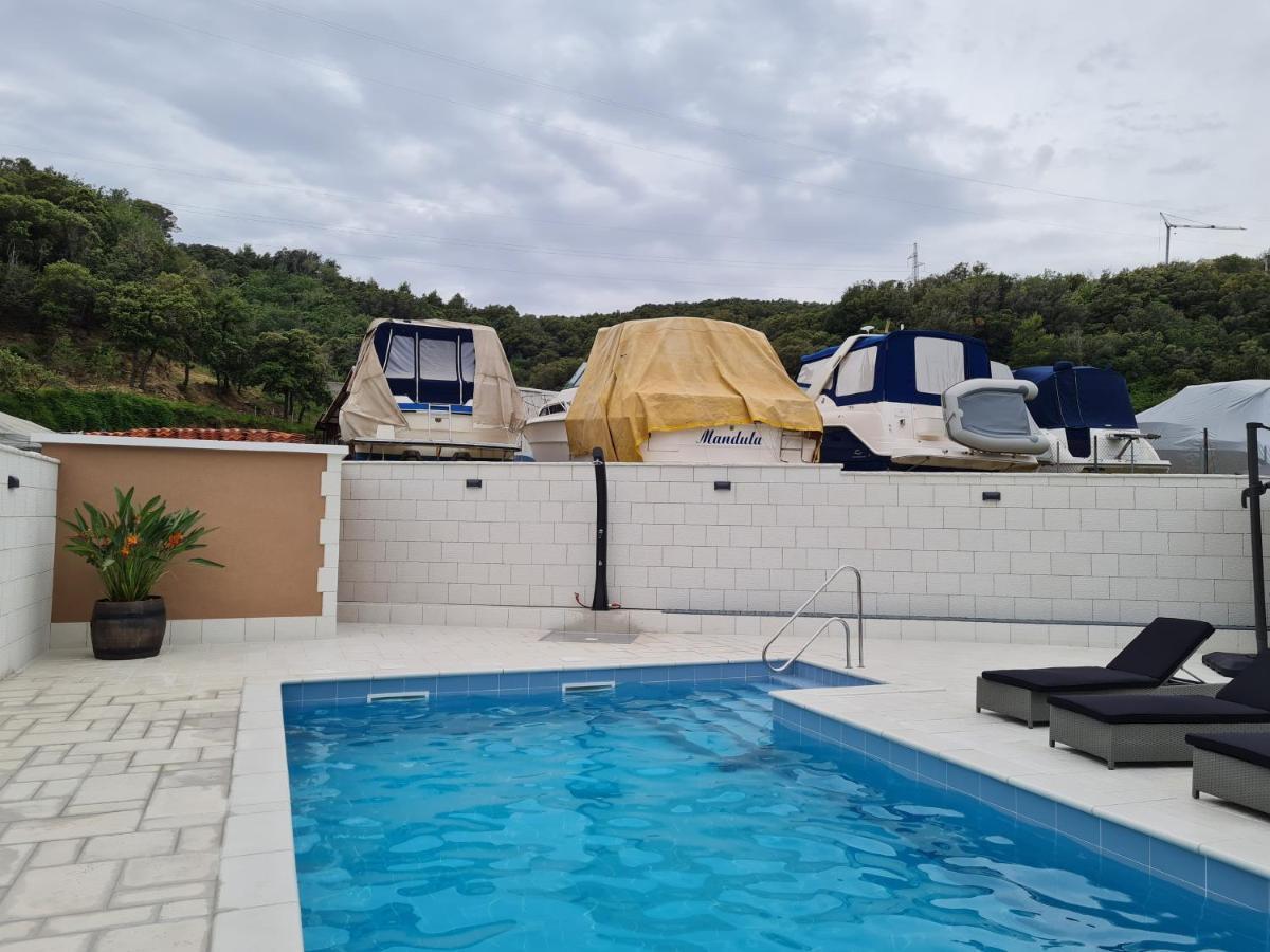 Apartments Nada Mundanije Zewnętrze zdjęcie