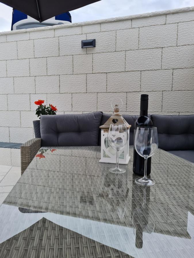 Apartments Nada Mundanije Zewnętrze zdjęcie