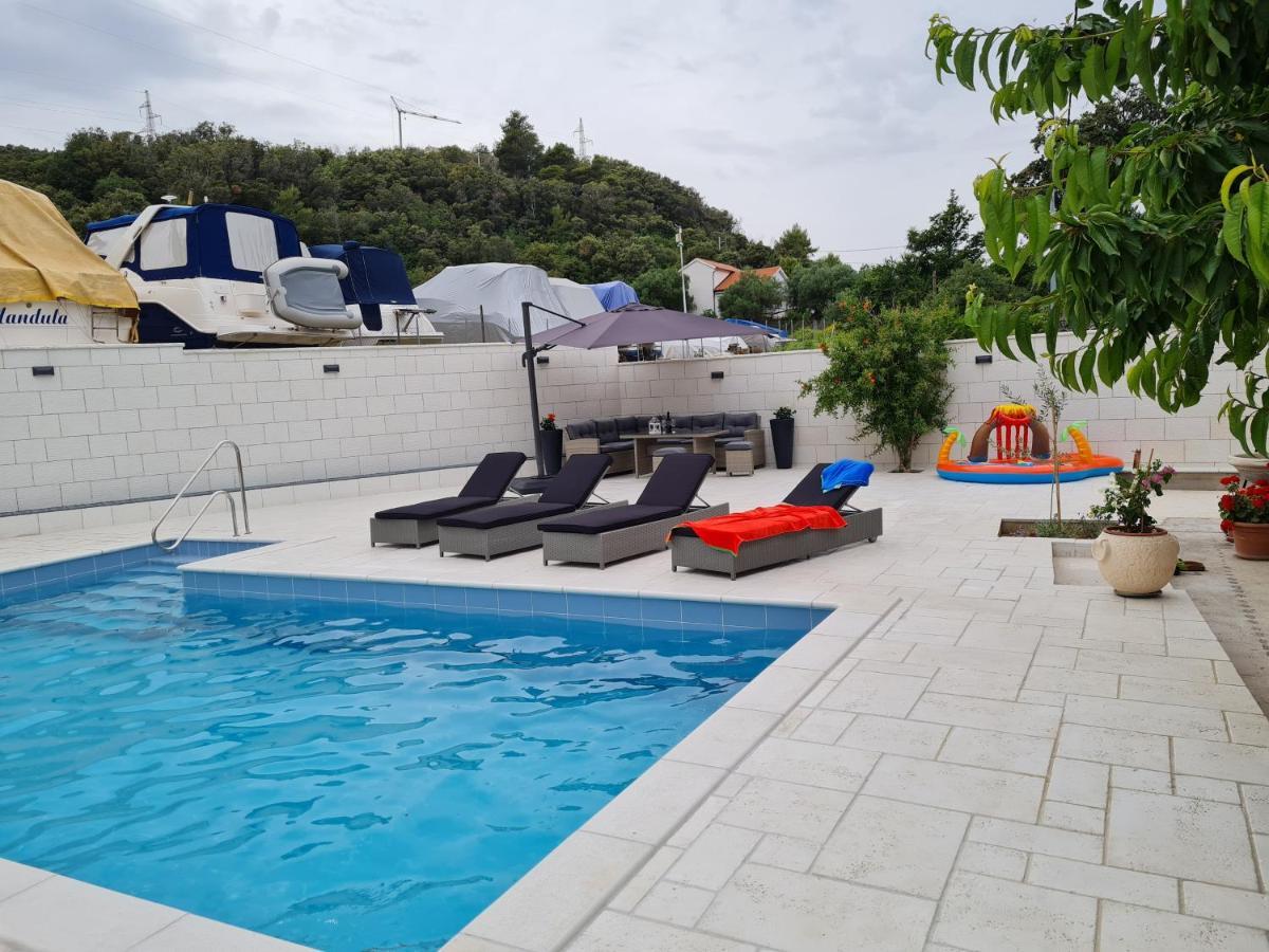 Apartments Nada Mundanije Zewnętrze zdjęcie