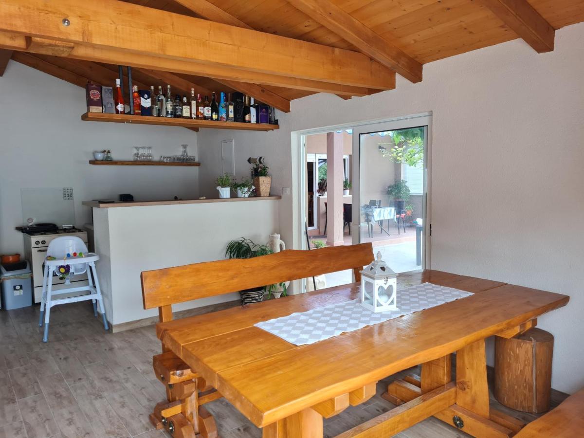 Apartments Nada Mundanije Zewnętrze zdjęcie