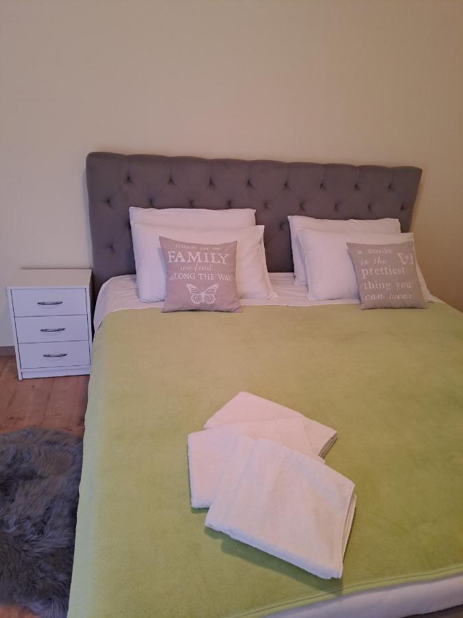 Apartments Nada Mundanije Zewnętrze zdjęcie
